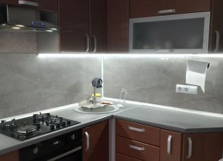 Продается 3-комнатная квартира, 62 м2, Старый Оскол, микрорайон Южный, 1