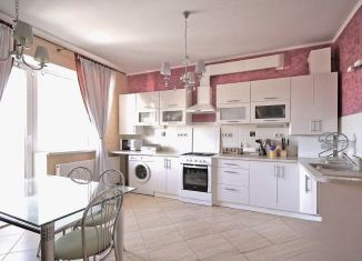 Продаю 3-комнатную квартиру, 90 м2, Калининградская область, улица Рензаева, 30