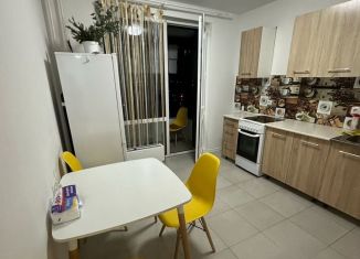 Сдаю в аренду 2-комнатную квартиру, 50 м2, Тюмень, Полевая улица, 117к5, ЖК Озёрный Парк