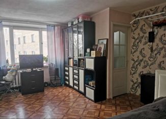 Продам 2-ком. квартиру, 43 м2, Мурманск, улица Академика Книповича, 53