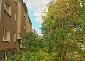 Продам 2-ком. квартиру, 46 м2, Калининград, улица Юрия Гагарина, 145