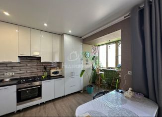 Продается 2-ком. квартира, 57 м2, Ейск, улица Энгельса, 21/1