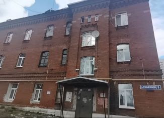 Продажа двухкомнатной квартиры, 67 м2, Пермь, улица Красные Казармы, 8