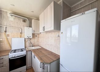 Продается 4-комнатная квартира, 58 м2, Оренбург, 1-й проезд Кривцова, 1/2