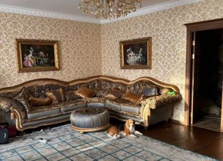 Продается 4-комнатная квартира, 154.7 м2, Абакан, улица Пушкина, 54Б