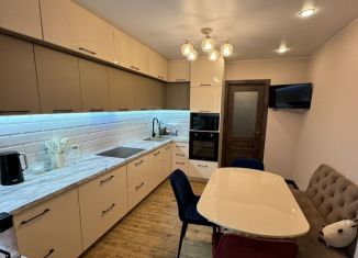 Сдача в аренду 3-ком. квартиры, 90.6 м2, Псков, Рижский проспект, 91