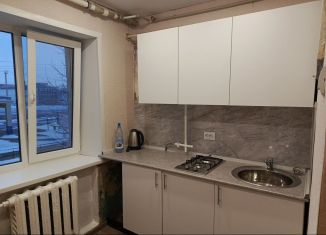 Сдаю 2-ком. квартиру, 43 м2, Новый Оскол, улица Ивана Путилина, 1А