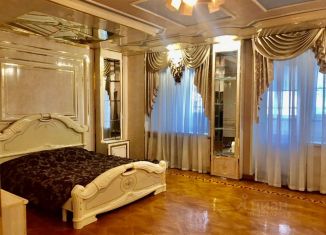 Сдается трехкомнатная квартира, 120 м2, Ульяновск, улица Карла Маркса, 52