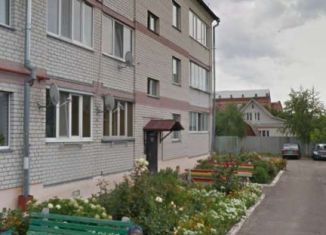 Сдается двухкомнатная квартира, 80 м2, Новозыбков, Советская улица, 21
