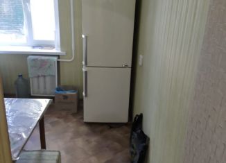 Сдаю 2-комнатную квартиру, 48 м2, Азов, улица Кондаурова, 11