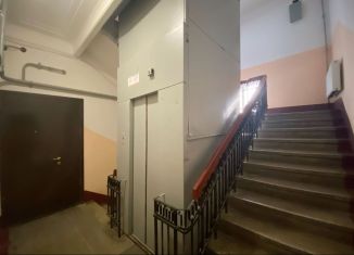 4-комнатная квартира на продажу, 70 м2, Санкт-Петербург, Малоохтинский проспект, 36, муниципальный округ Малая Охта