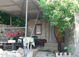 Сдается в аренду дом, 20 м2, Алупка, улица Щепкина, 3