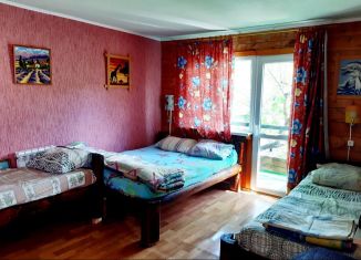 Сдаю в аренду комнату, 18 м2, Алушта, Красноармейская улица, 35