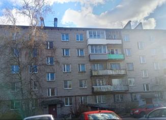 Продается 4-комнатная квартира, 64 м2, Ломоносов, улица Пулемётчиков, 20