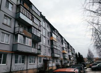 Продажа 3-комнатной квартиры, 50 м2, село Молочное, Парковая улица, 8