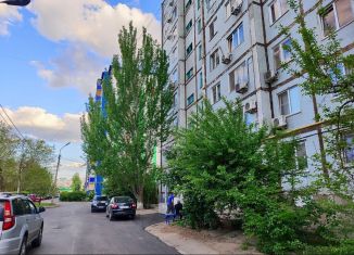 Продается двухкомнатная квартира, 51.4 м2, Волгоградская область, улица имени Генерала Карбышева, 49