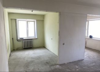 Продажа квартиры со свободной планировкой, 55 м2, Ачинск, 7-й микрорайон, 6