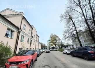 Продажа 2-комнатной квартиры, 53 м2, Смоленск, улица Маршала Жукова, 27
