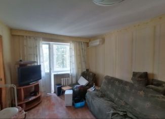 Продается трехкомнатная квартира, 45 м2, Новочеркасск, Баклановский проспект, 144