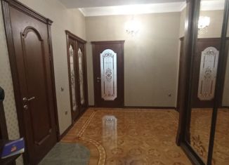 Продам трехкомнатную квартиру, 98 м2, Махачкала, улица Абдулхакима Исмаилова, 70
