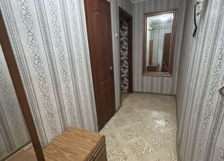Сдается двухкомнатная квартира, 43.8 м2, Кашин, площадь Александры Петровой, 7