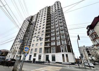 Продам 4-комнатную квартиру, 106 м2, Махачкала, улица Лаптиева, 45Б