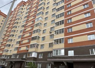 Сдается в аренду двухкомнатная квартира, 62 м2, Серпухов, Стадионная улица, 1к3