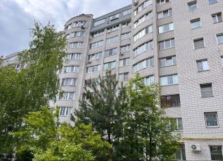 Продается 3-комнатная квартира, 101.2 м2, Калужская область, улица Пухова, 23А