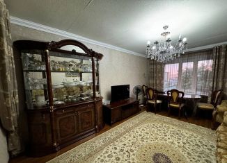 Продается трехкомнатная квартира, 70 м2, Грозный, улица А.А. Айдамирова, 133к3