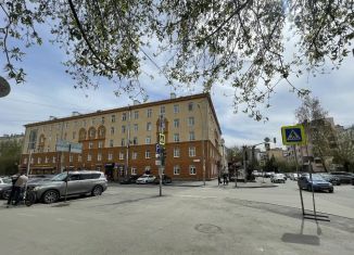 Продается 2-комнатная квартира, 55.1 м2, Екатеринбург, улица Хохрякова, 21, метро Площадь 1905 года