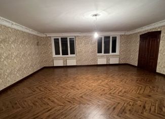 Продается квартира со свободной планировкой, 142 м2, Черкесск, улица Космонавтов, 35Г