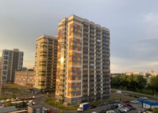 Трехкомнатная квартира на продажу, 65 м2, Татарстан, улица Архитектора Гайнутдинова, 26к5