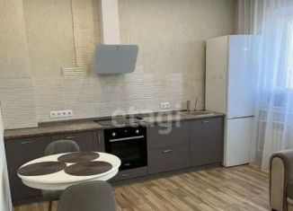 Сдается 2-ком. квартира, 66 м2, Тюмень, улица Мельникайте, 38, Центральный округ