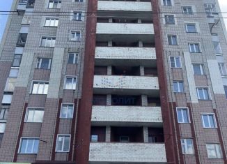 Продается трехкомнатная квартира, 70 м2, Киров, проспект Строителей, 15, Ленинский район