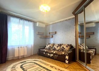 Продаю 1-комнатную квартиру, 30 м2, Новочеркасск, Будённовская улица, 237