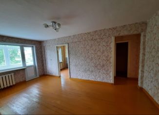 Продается 3-комнатная квартира, 58 м2, Алтайский край, Ленинградская улица, 1А