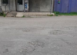 Продаю торговую площадь, 100 м2, Шахты, Крутая улица, 6