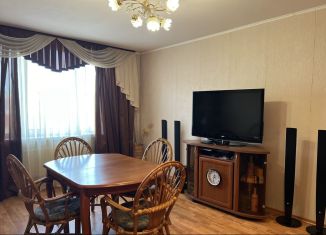 Продается 3-комнатная квартира, 58 м2, Мурманск, улица Капитана Егорова, 19