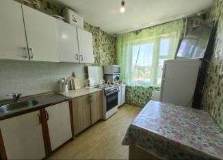 Продам 3-комнатную квартиру, 68.7 м2, Озёры, Коммунистическая площадь, 2
