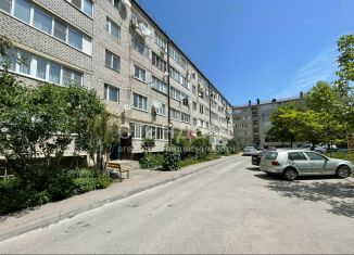 Продам трехкомнатную квартиру, 69 м2, станица Ессентукская, улица Гагарина, 5