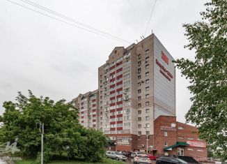 Продается 2-комнатная квартира, 61.7 м2, Барнаул, Лазурная улица, 19, Индустриальный район