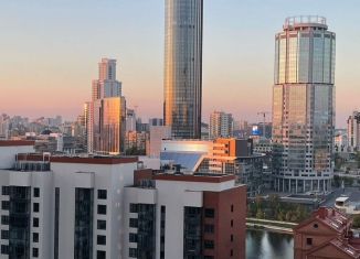 Продается 2-ком. квартира, 83.3 м2, Екатеринбург, метро Уральская, Олимпийская набережная, 9/1