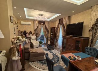 Продажа 2-ком. квартиры, 66 м2, Дзержинск, улица Клюквина, 8