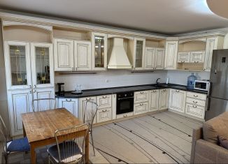 Сдаю в аренду трехкомнатную квартиру, 92 м2, Тюмень, Комсомольская улица, 58