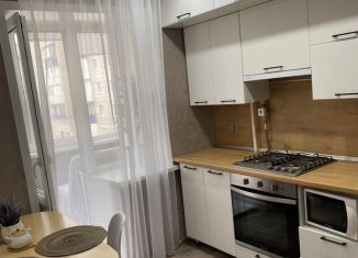 Продается 2-комнатная квартира, 42 м2, Туймазы, улица Комарова, 45