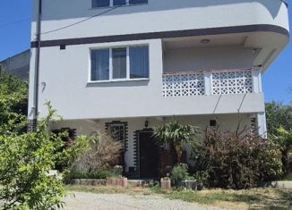 Сдаю в аренду 2-ком. квартиру, 72 м2, посёлок городского типа Симеиз, улица Михаила Баранова, 12Д