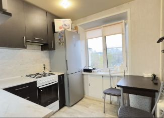 Продается 1-комнатная квартира, 30 м2, Ирбит, Стахановская улица, 2