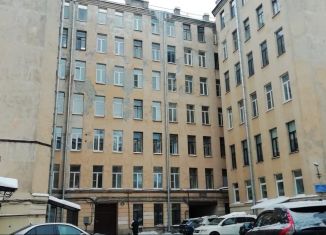Комната на продажу, 17 м2, Санкт-Петербург, 10-я линия Васильевского острова, 45, метро Спортивная