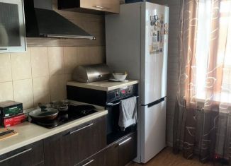 Продаю 2-ком. квартиру, 50 м2, Абакан, улица Пушкина, 199Б