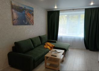 Сдается в аренду двухкомнатная квартира, 54 м2, Калининград, Земельная улица, 4